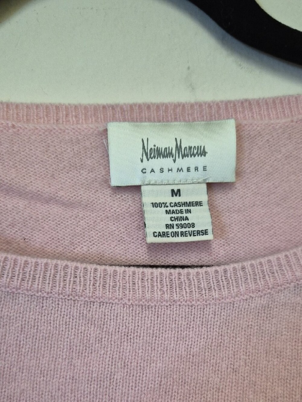 Neiman Marcus Pale Pink Scoop Neck Sweater | Size M - Picture 2 of 8